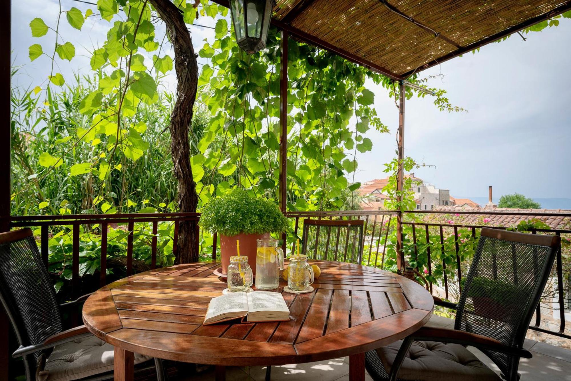 Holiday Home Skala With Hot Tub & Kala With Terrace Pitve Exterior photo