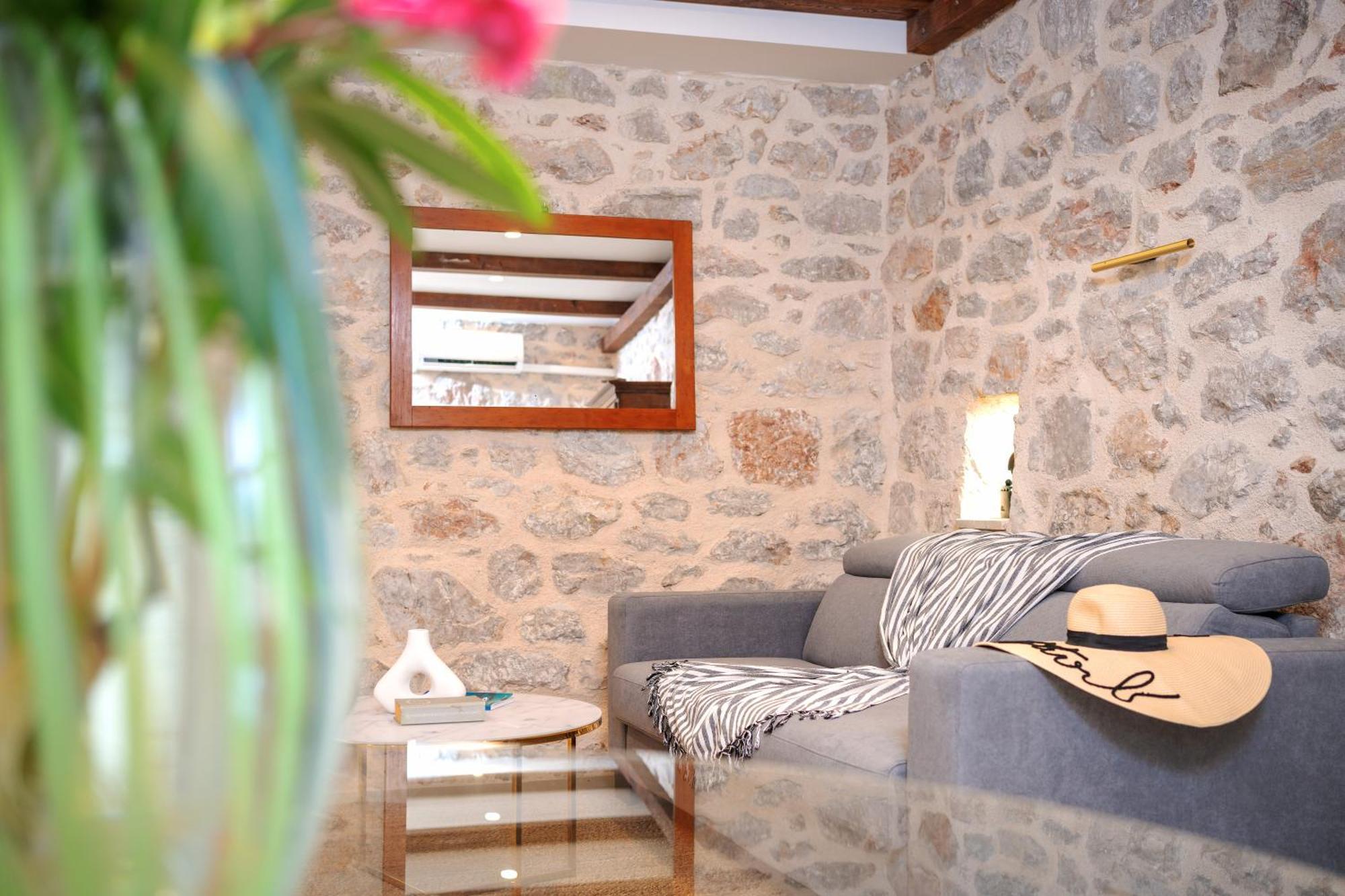Holiday Home Skala With Hot Tub & Kala With Terrace Pitve Exterior photo