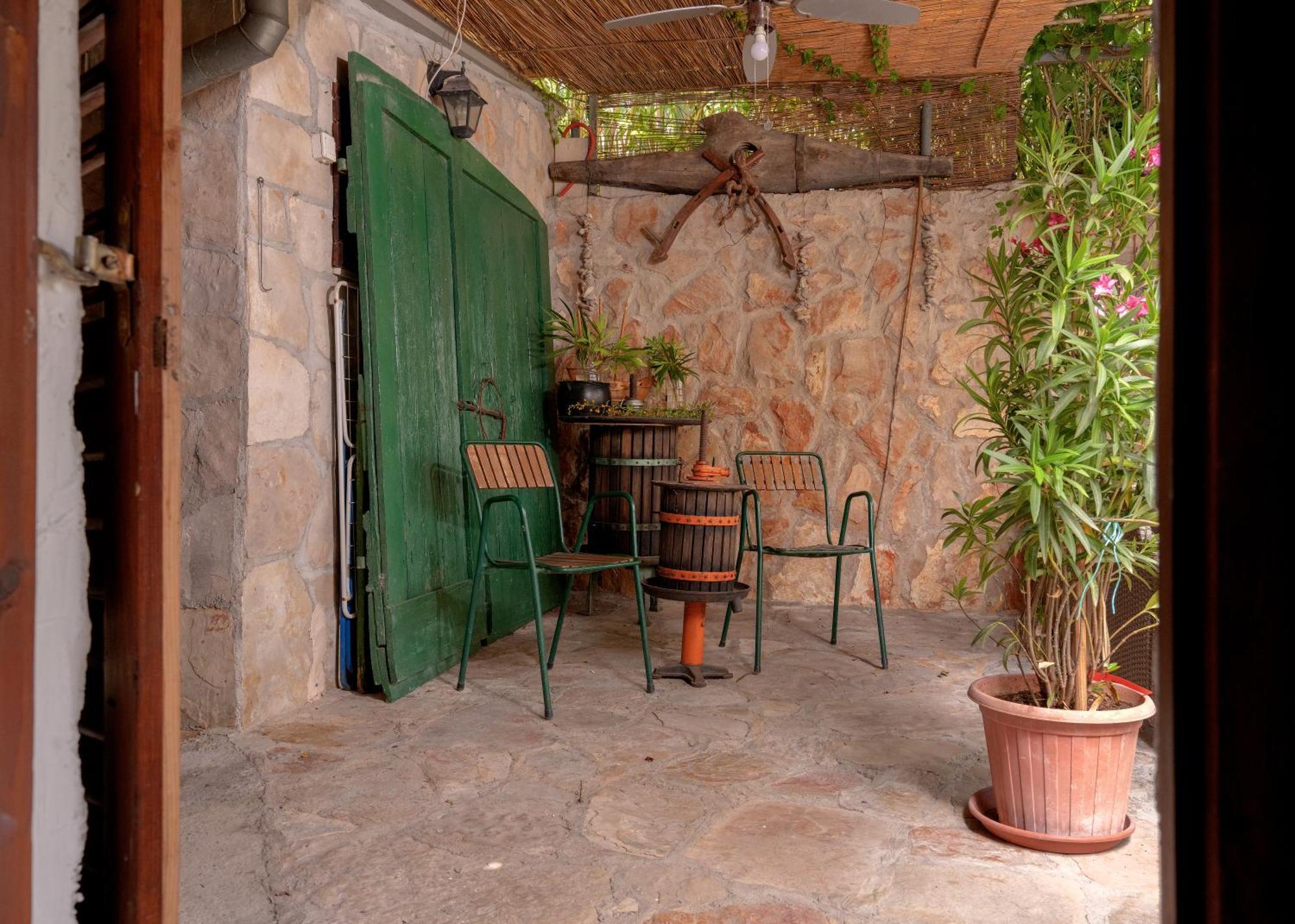 Holiday Home Skala With Hot Tub & Kala With Terrace Pitve Exterior photo